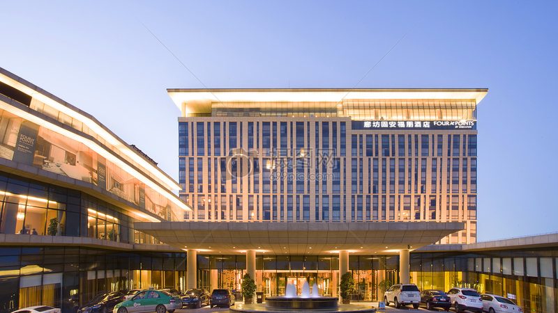 在选择跟团产品时，要关注以下方面：